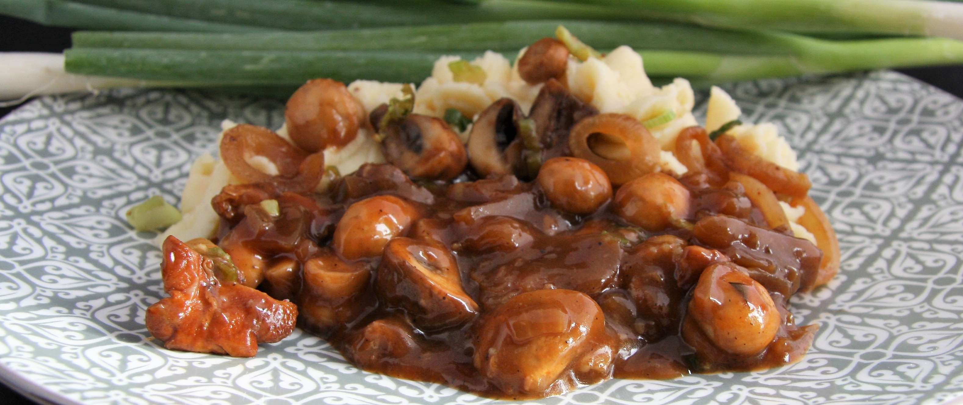 Recept: hacheesaus uit oma's tijd met paddenstoelen